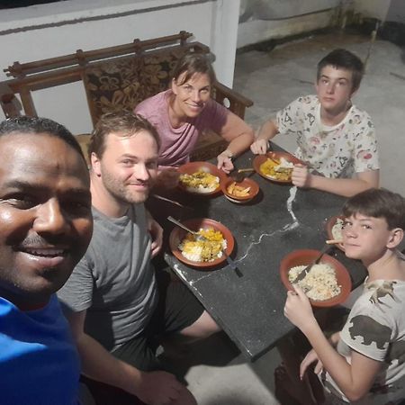 Sura Homestay Kandy Esterno foto