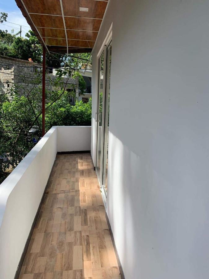 Sura Homestay Kandy Esterno foto