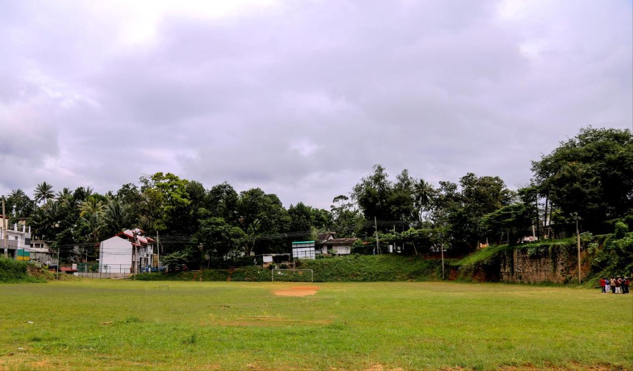 Sura Homestay Kandy Esterno foto