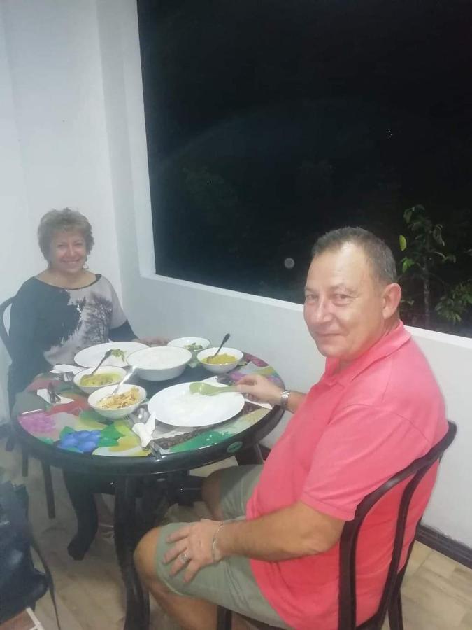 Sura Homestay Kandy Esterno foto