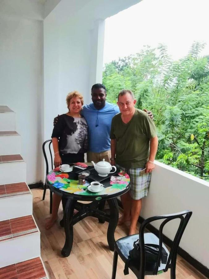 Sura Homestay Kandy Esterno foto