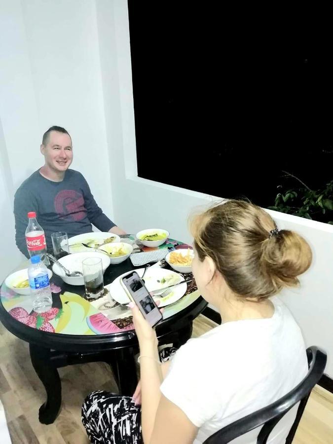 Sura Homestay Kandy Esterno foto