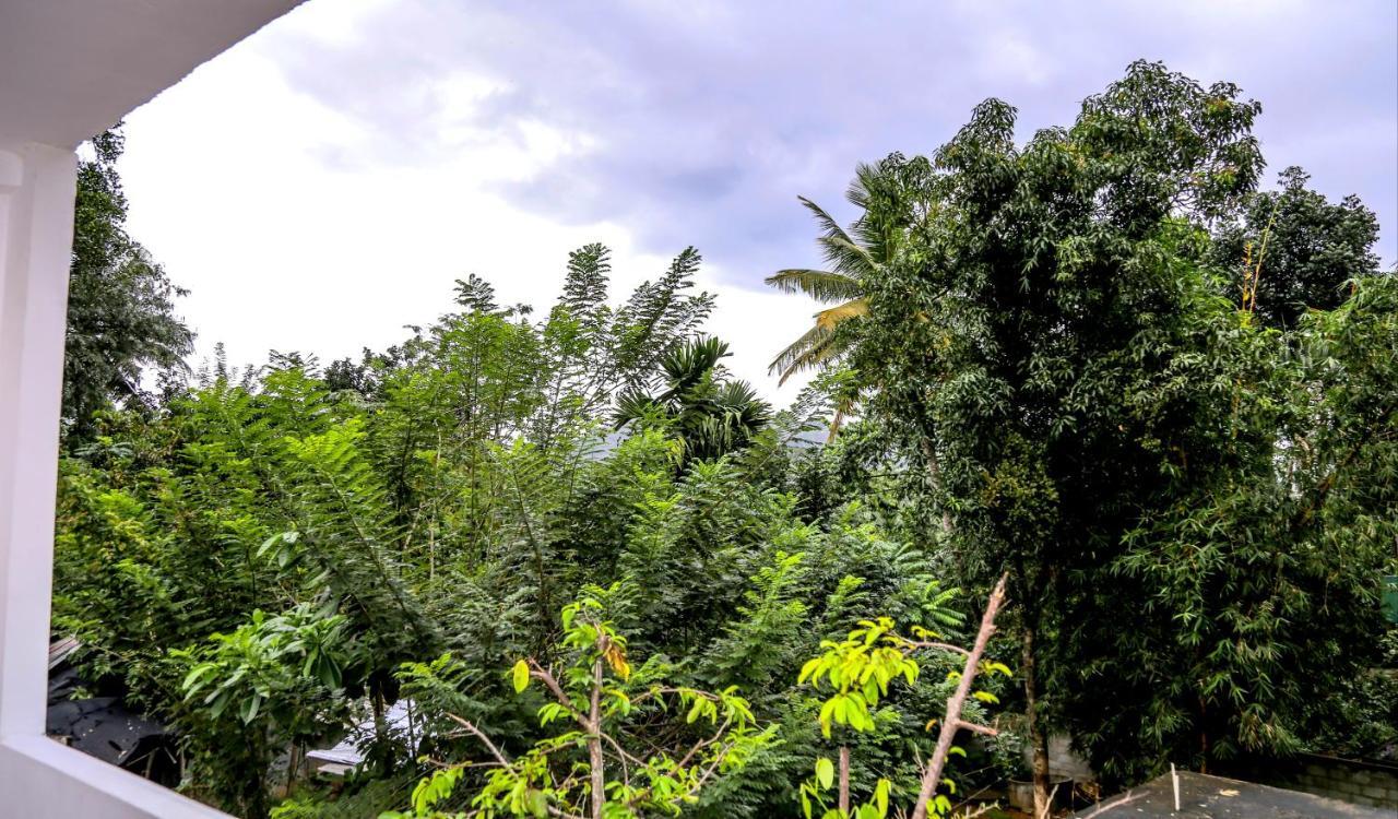 Sura Homestay Kandy Esterno foto