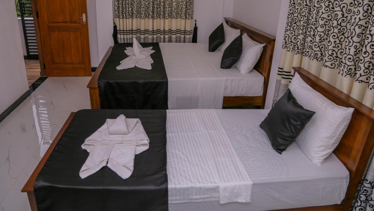 Sura Homestay Kandy Esterno foto